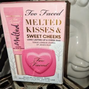 Too Faced Melted Kisses